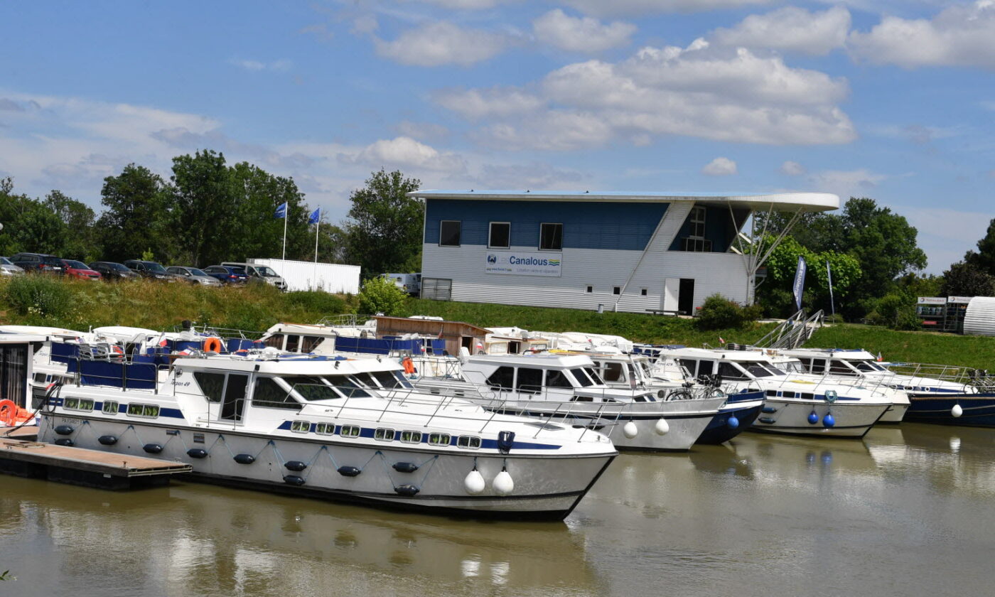 la-capitainerie-est-devenue-le-phare-architectural-du-port-fluvial-de-pontailler-sur-saone-photo-philippe-bruchot-1533663344